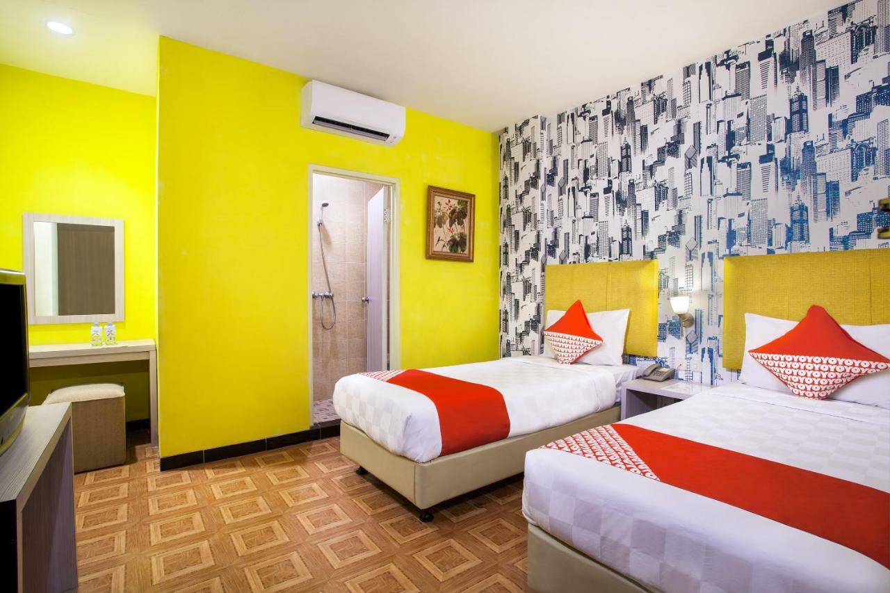 Oyo 119 Belvena Hotel Джакарта Екстериор снимка