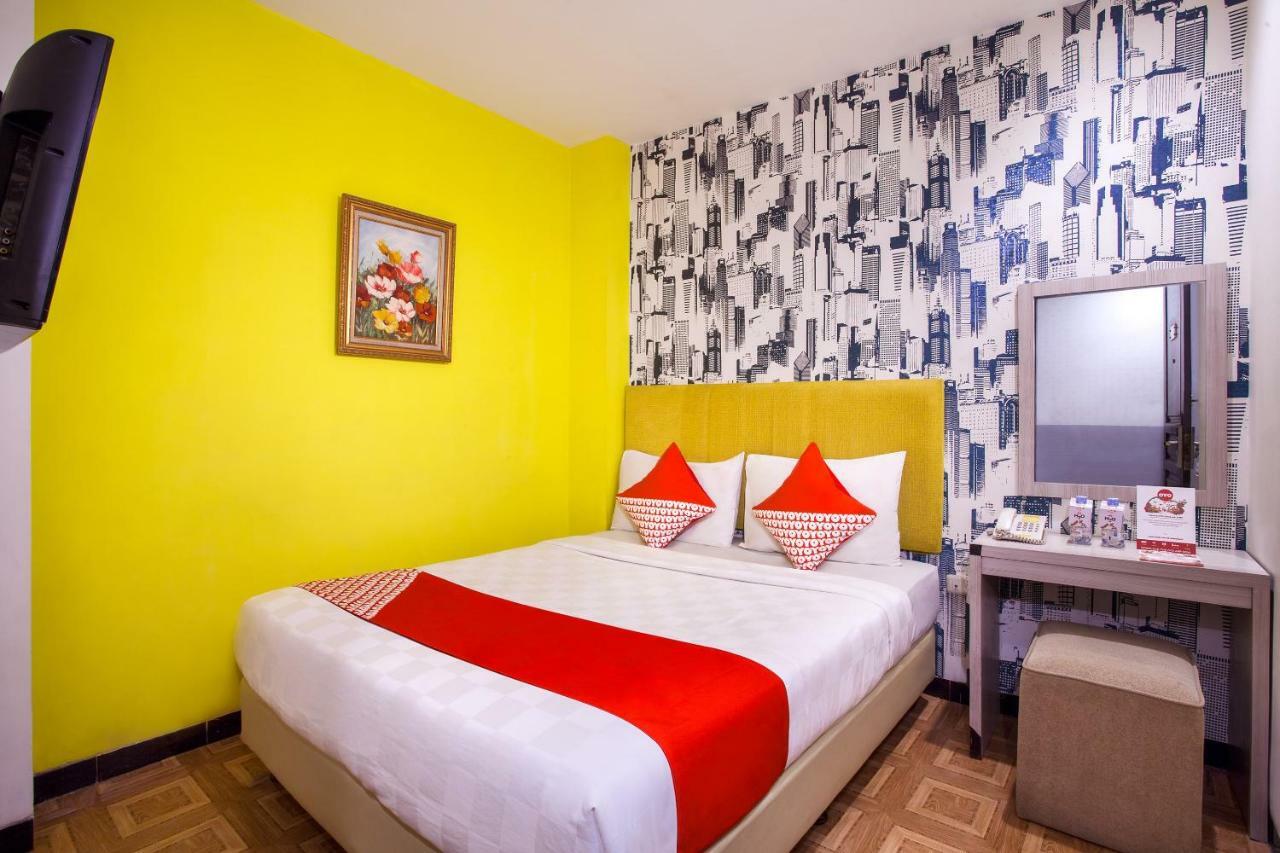Oyo 119 Belvena Hotel Джакарта Екстериор снимка