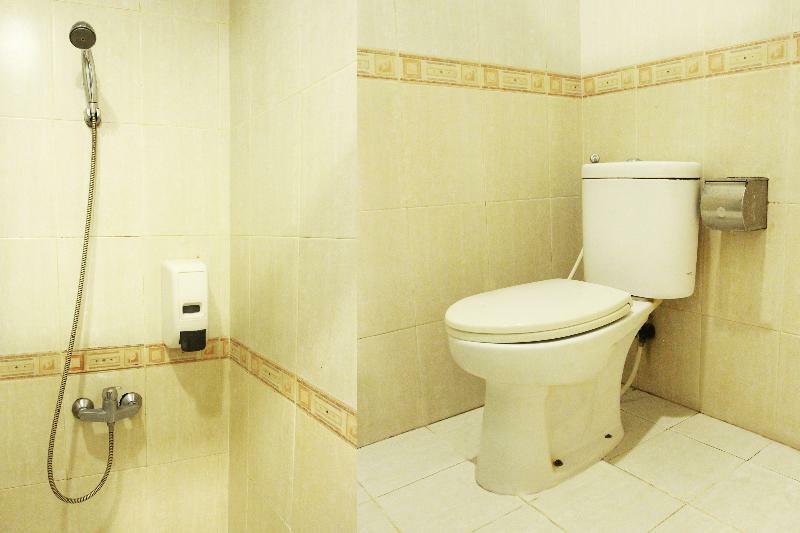 Oyo 119 Belvena Hotel Джакарта Екстериор снимка